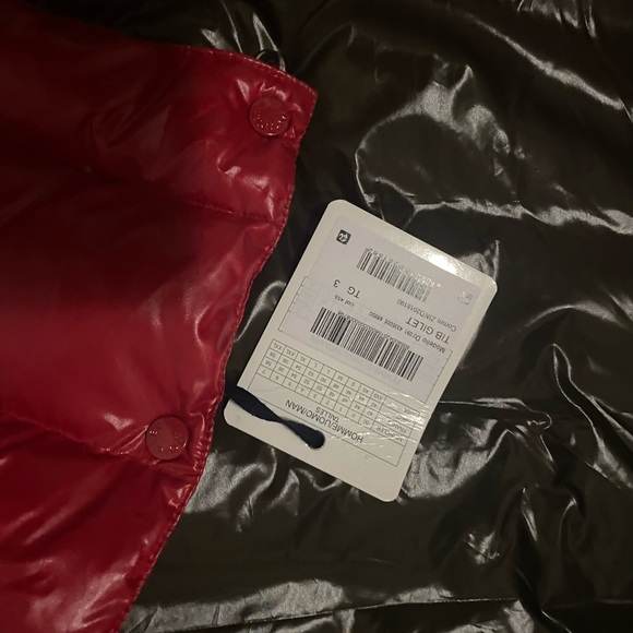 COPY - COPY - Moncler Giblet vest for sale. It’s unisex. - Picture 7 of 8